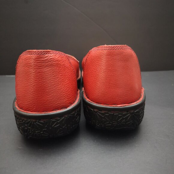 Volks Walkers Ladies Size 39 (Approx. 8-8.5 US) Red w/ Flower Leather Flats - Picture 5 of 7